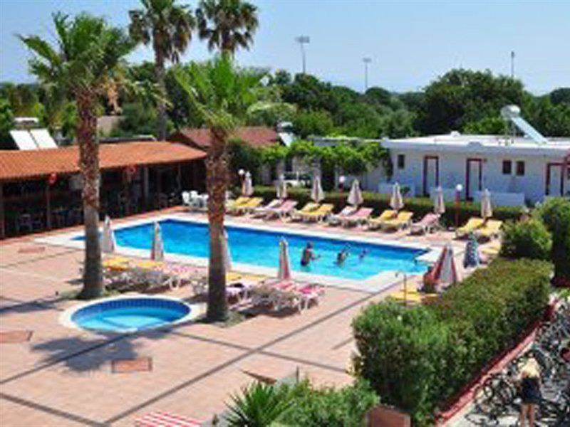 Sandys Studios Apartments And Log Villas Psalidi  Exterior photo